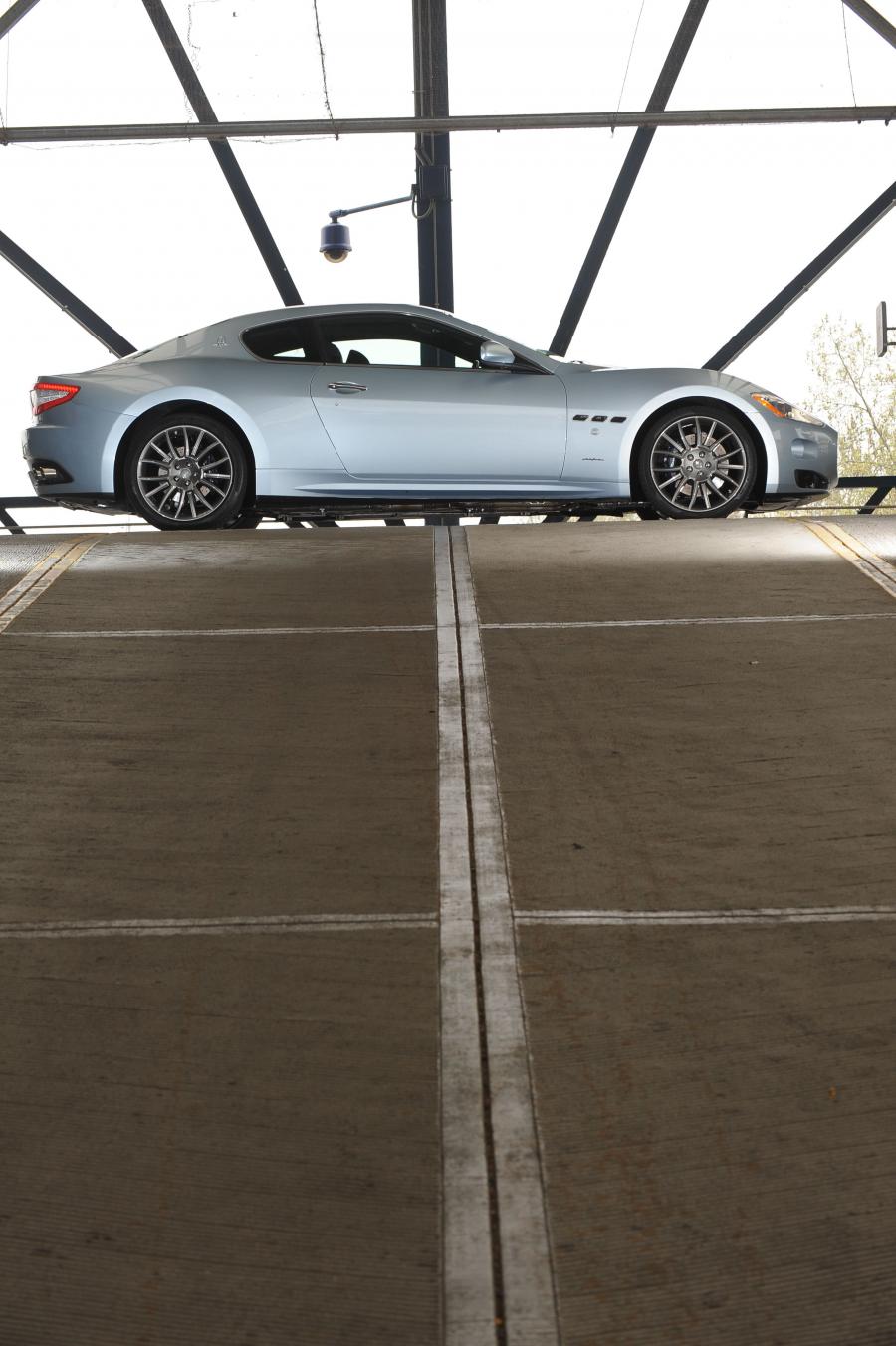  Maserati GranTurismo S Automatic 2009 года  (фото 32 из 86)